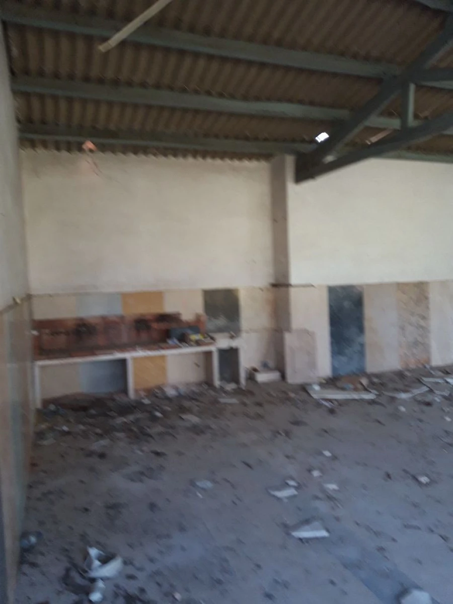 Prédio para Venda em Pero Pinheiro Foto 9