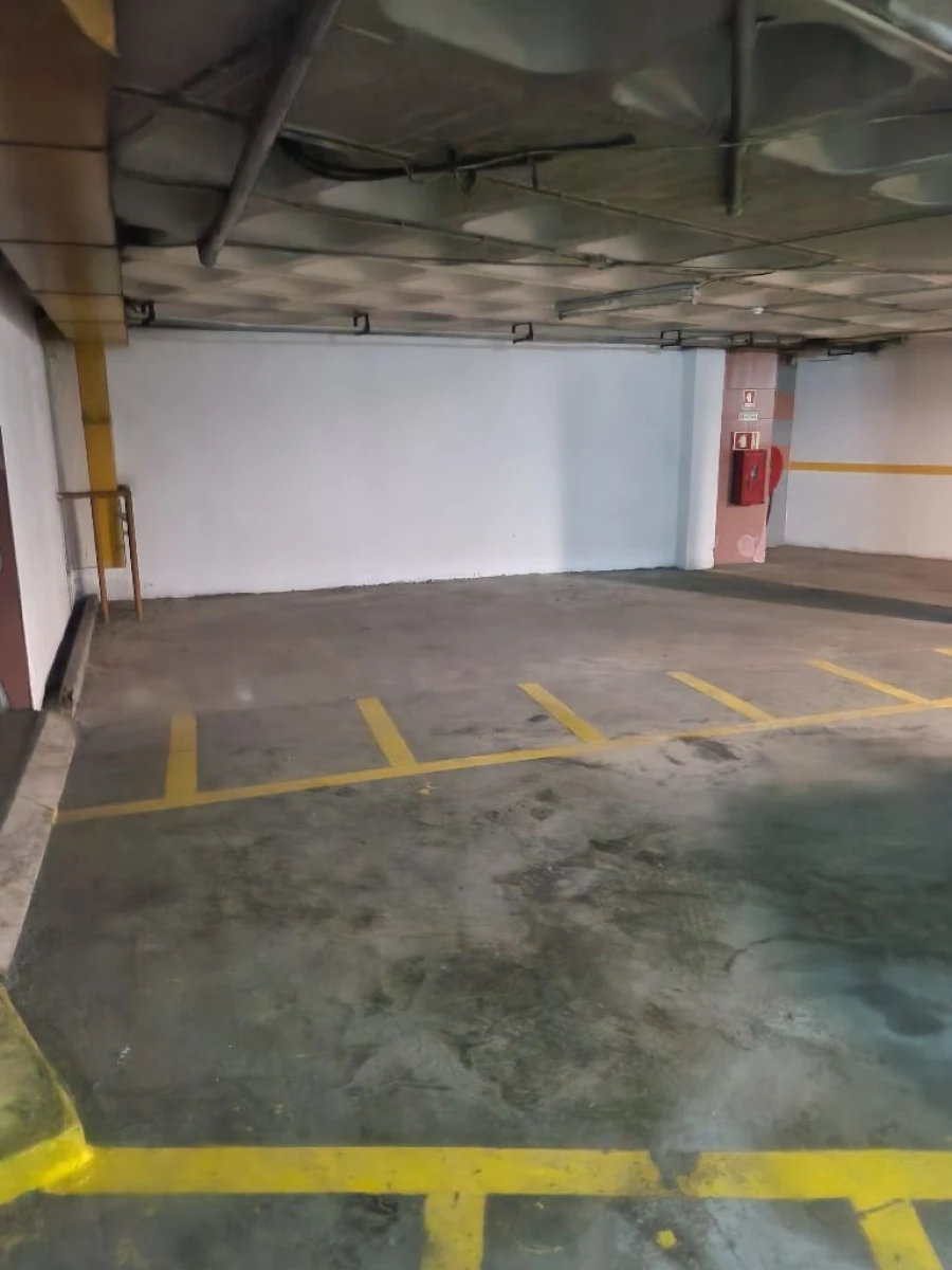 Garagem para Venda em Amadora Foto 2