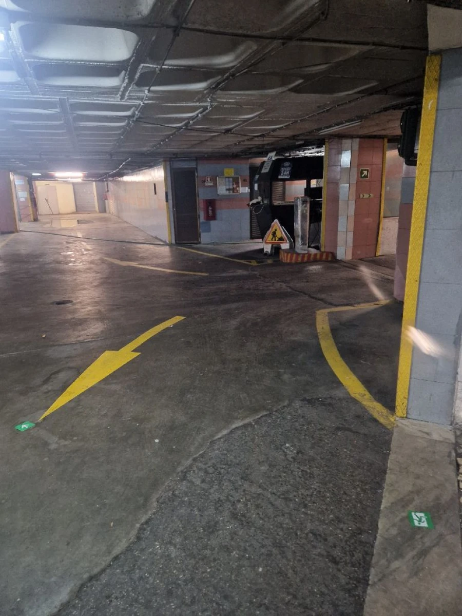 Garagem para Venda em Amadora Foto 7