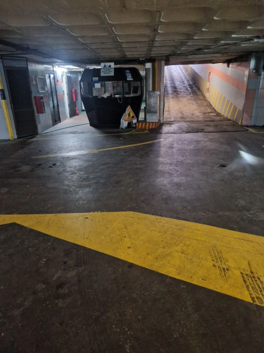 Garagem para Venda em Amadora Foto 16