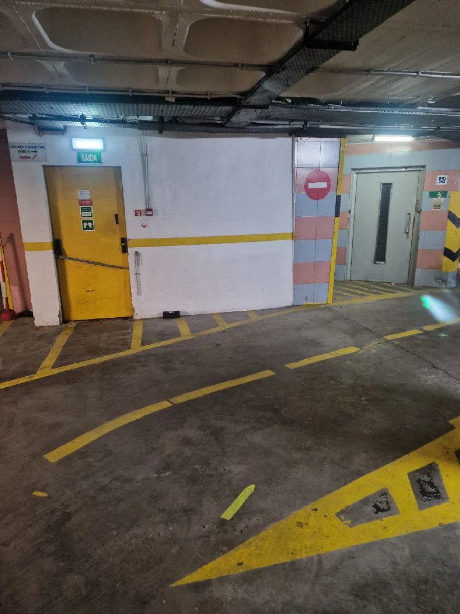 Garagem para Venda em Amadora Foto 17