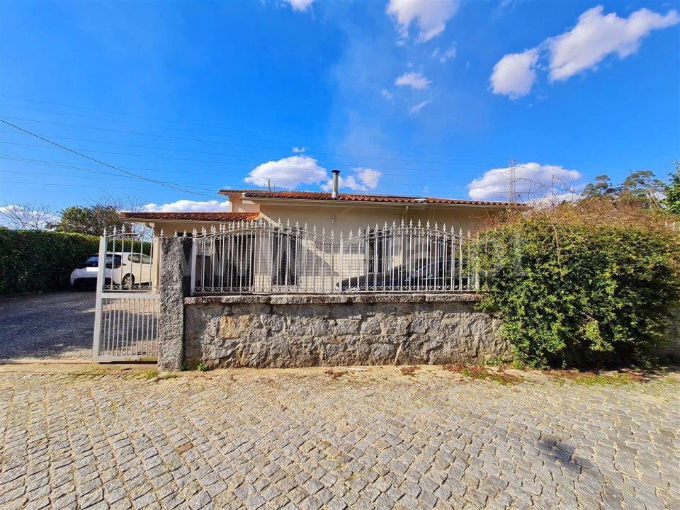 Moradia T3 para Venda em Monsul Foto 1