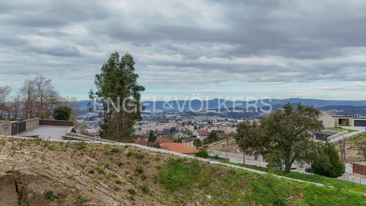 Terreno para Venda em Guimarães Foto 19
