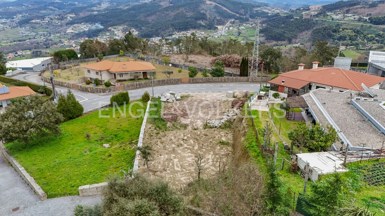 Terreno para Venda em Guimarães Foto 23
