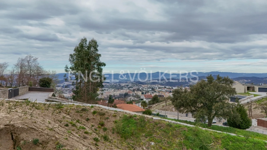 Terreno para Venda em Guimarães Foto 19