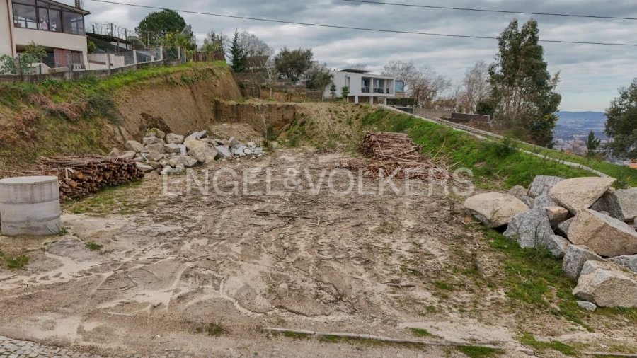 Terreno para Venda em Guimarães Foto 21