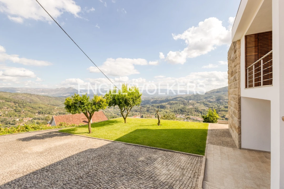 Moradia T5 para Venda em Torres Foto 4