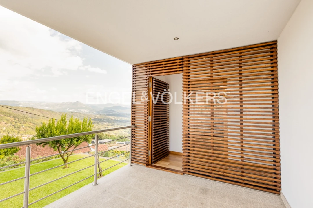 Moradia T5 para Venda em Torres Foto 5