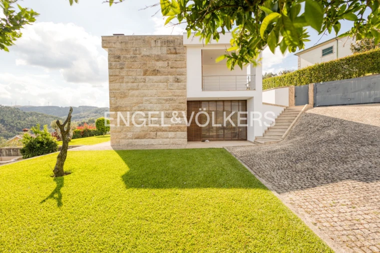 Moradia T5 para Venda em Torres