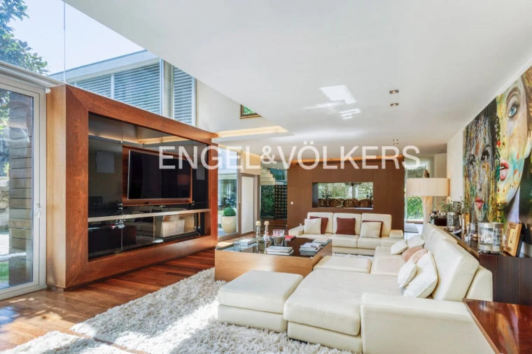 Moradia T5 para Venda em Antime Foto 2