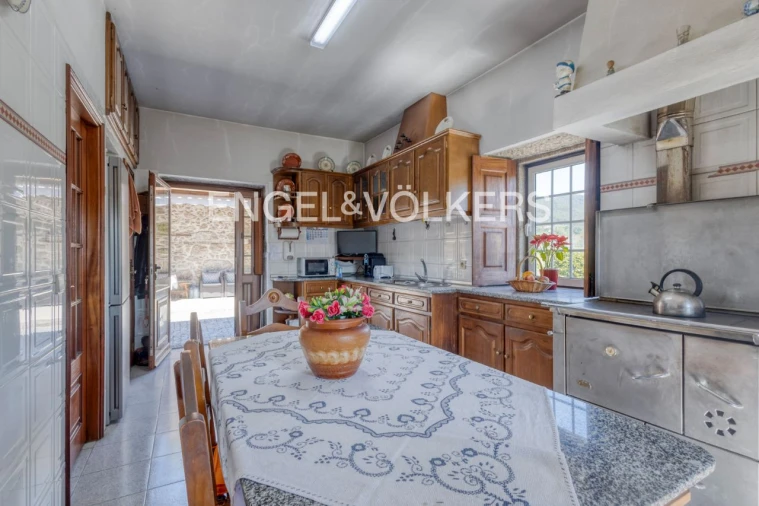 Moradia T3 para Venda em Crestilhas Foto 4