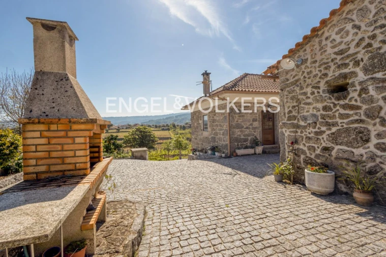 Moradia T3 para Venda em Crestilhas Foto 13