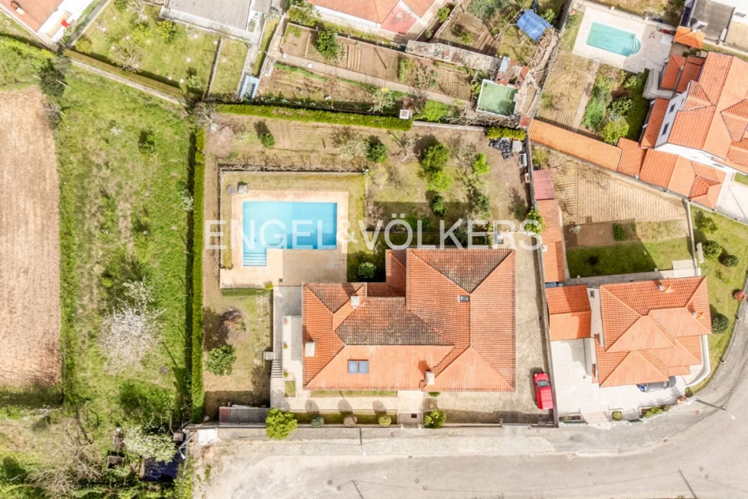 Moradia T5 para Venda em Celorico de Basto Foto 35