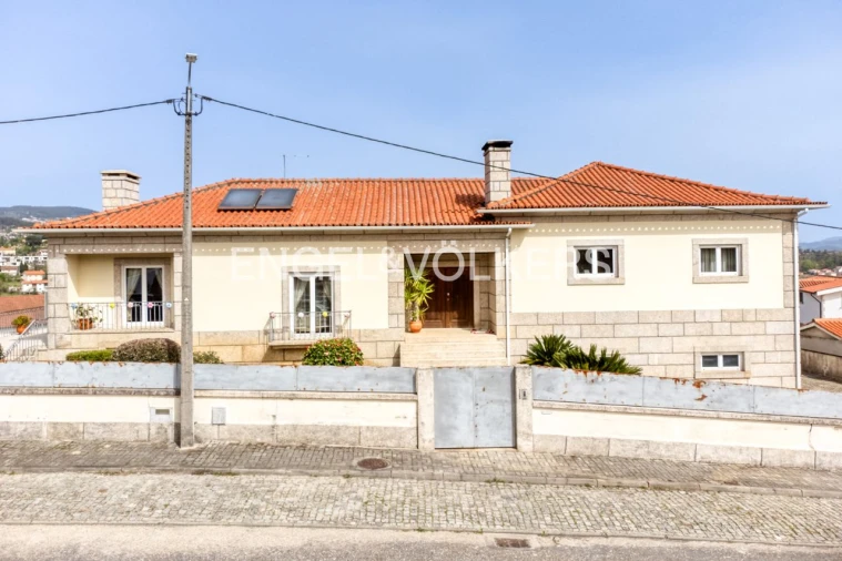 Moradia T5 para Venda em Celorico de Basto Foto 23