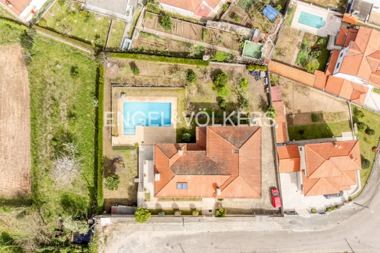 Moradia T5 para Venda em Celorico de Basto Foto 35