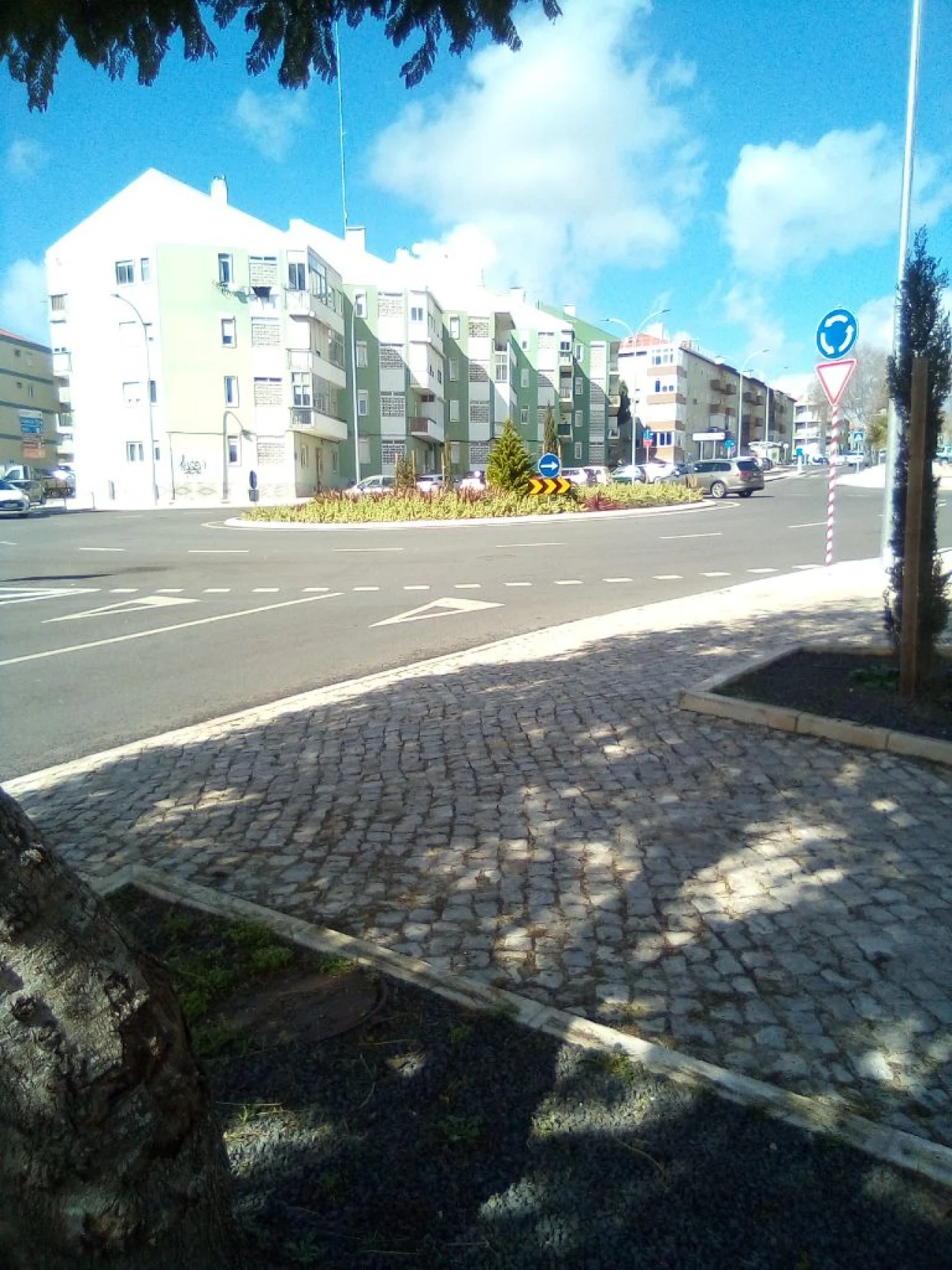 Apartamento T2 para Venda em Linda-a-Velha Foto 2