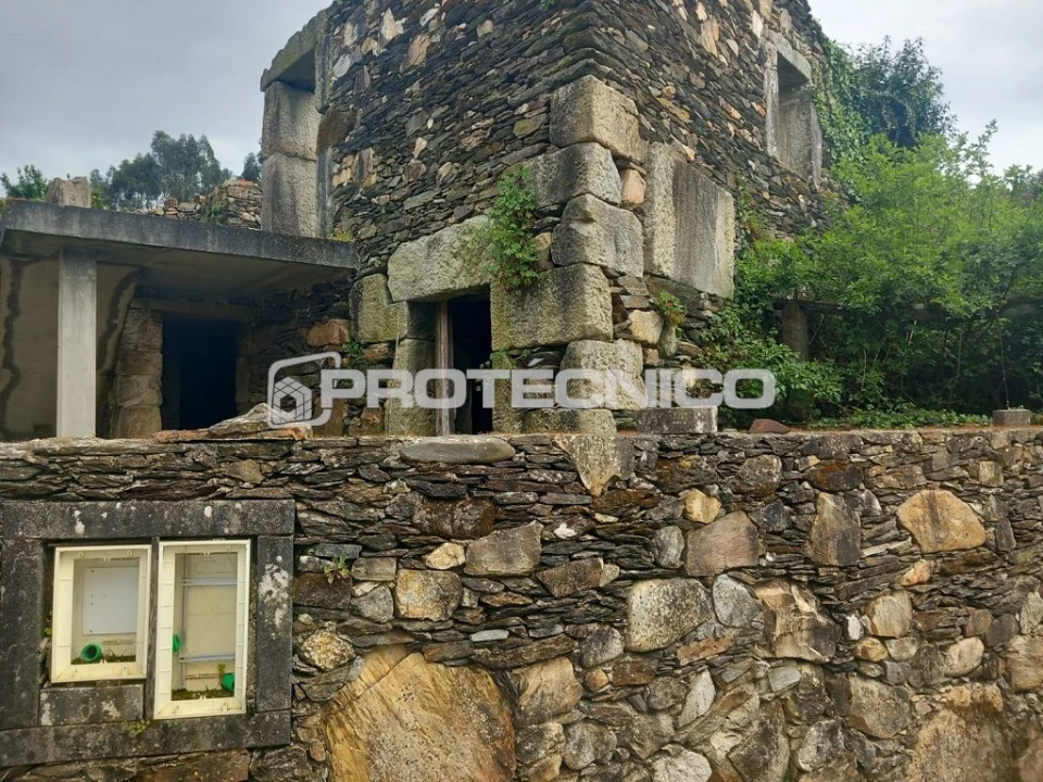 Moradia T4 para Venda em Ribança Foto 1