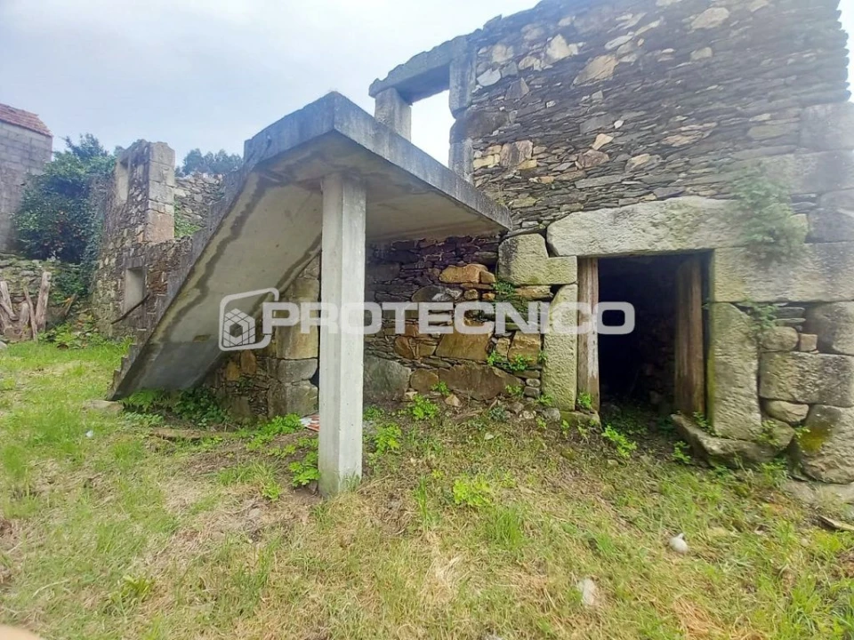 Moradia T4 para Venda em Ribança Foto 3