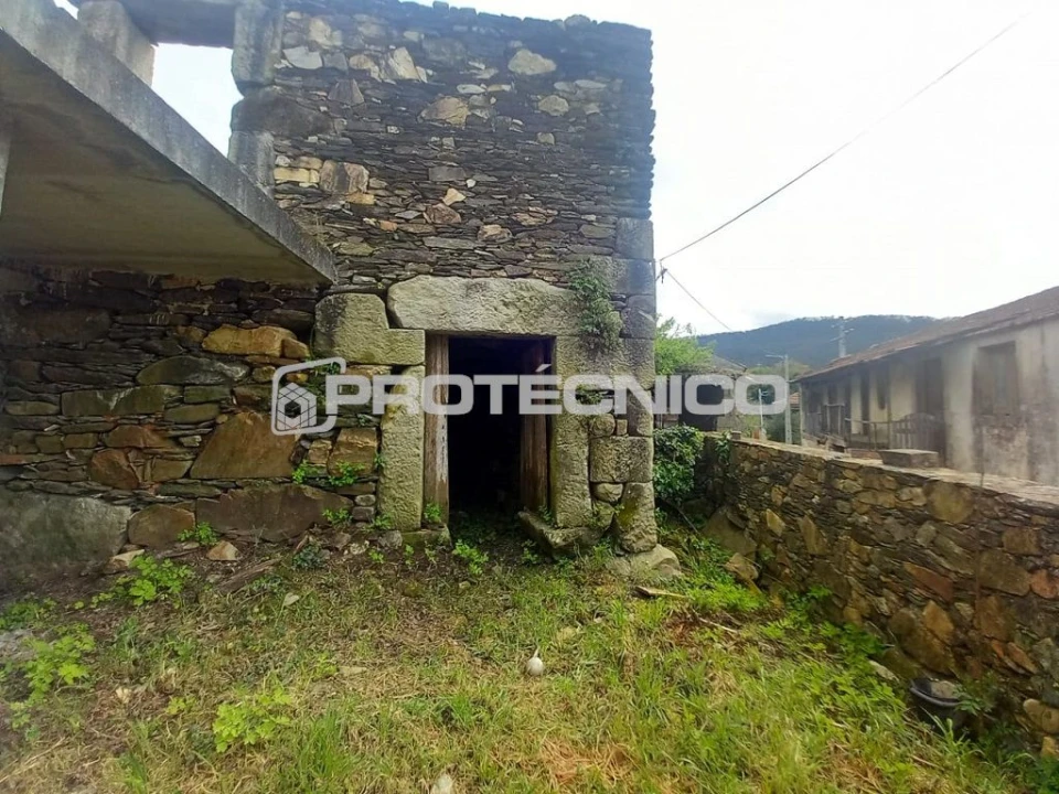 Moradia T4 para Venda em Ribança Foto 6