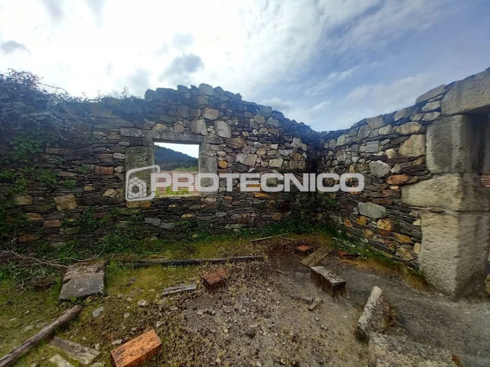 Moradia T4 para Venda em Ribança Foto 10