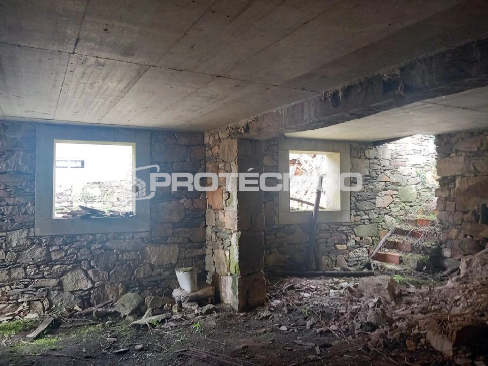 Moradia T4 para Venda em Ribança Foto 14