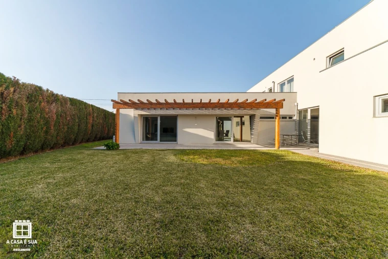 Moradia T3 para Venda em Lourosa Foto 38