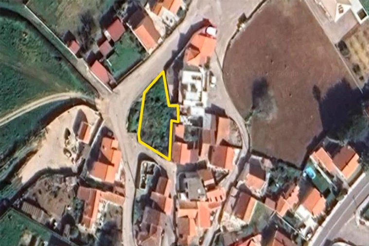 Terreno para Venda em Zambujal Foto 7