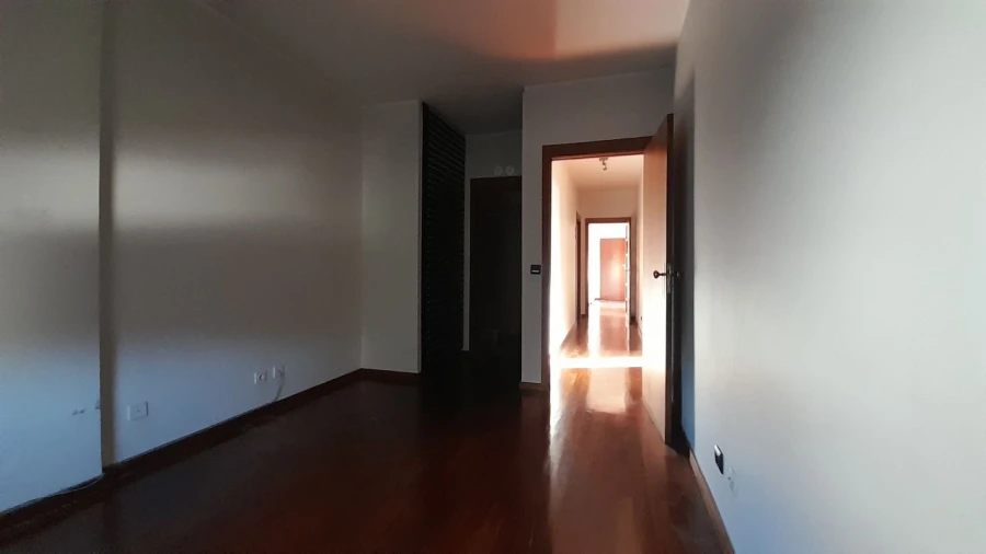 Apartamento T3 para Arrendamento em Porto Foto 8