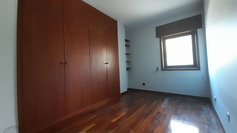 Apartamento T3 para Arrendamento em Porto Foto 9
