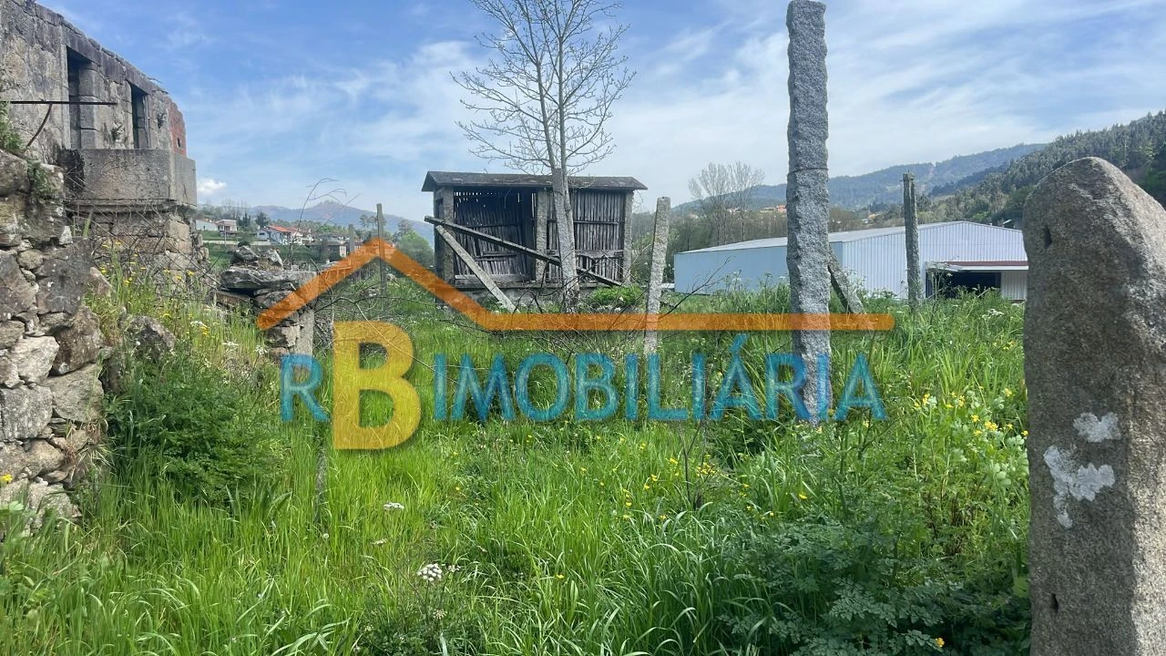 Moradia T4 para Venda em Marecos Foto 4