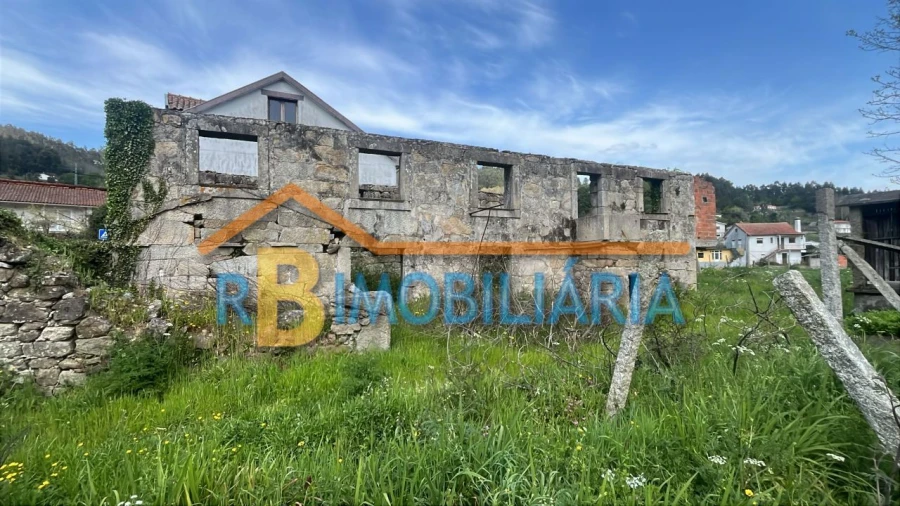 Moradia T4 para Venda em Marecos Foto 1