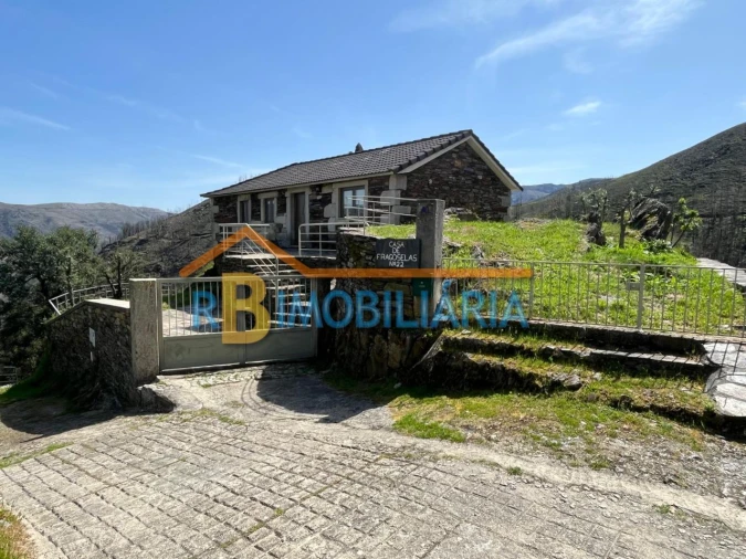 Moradia T1 para Venda em Fragoselas Foto 4