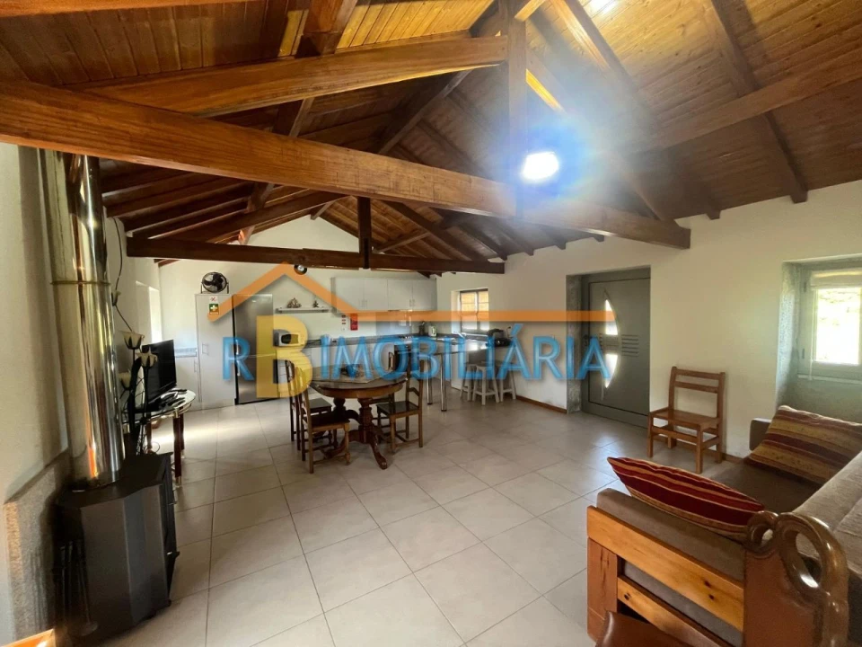 Moradia T1 para Venda em Fragoselas Foto 12