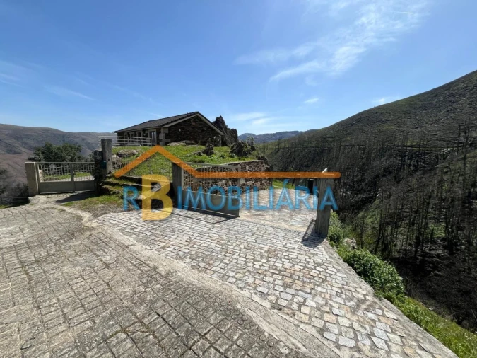 Moradia T1 para Venda em Fragoselas Foto 6