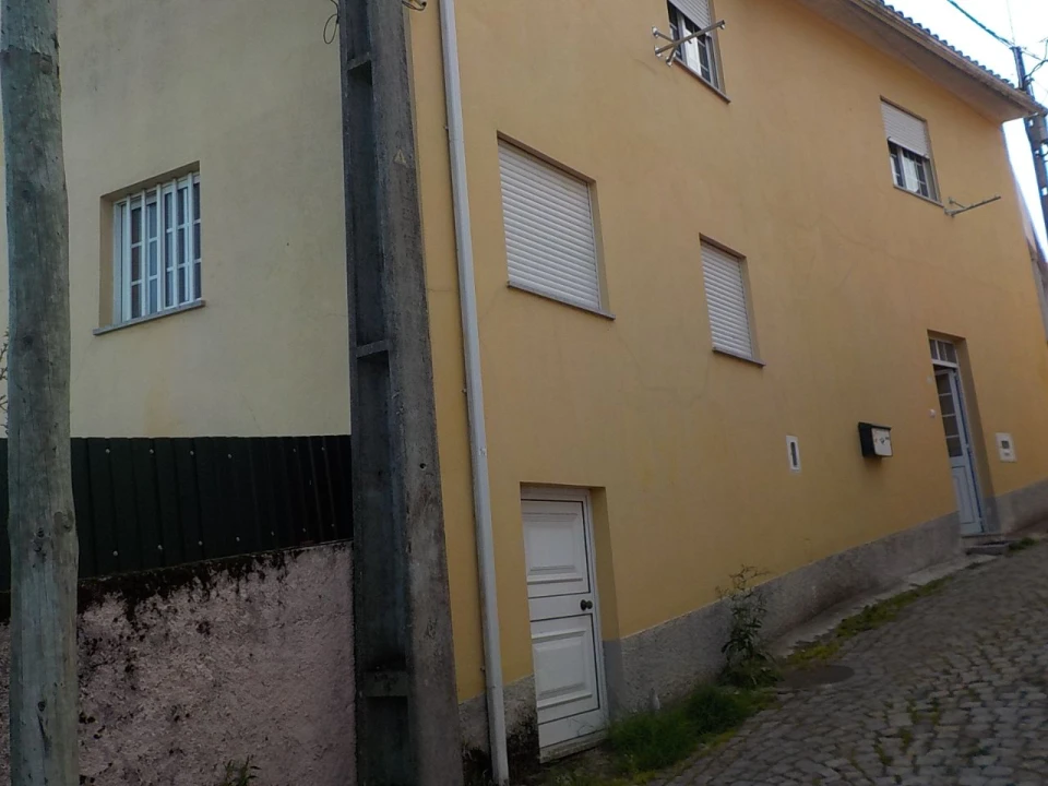 Moradia T2 para Venda em Cassurrães Foto 1