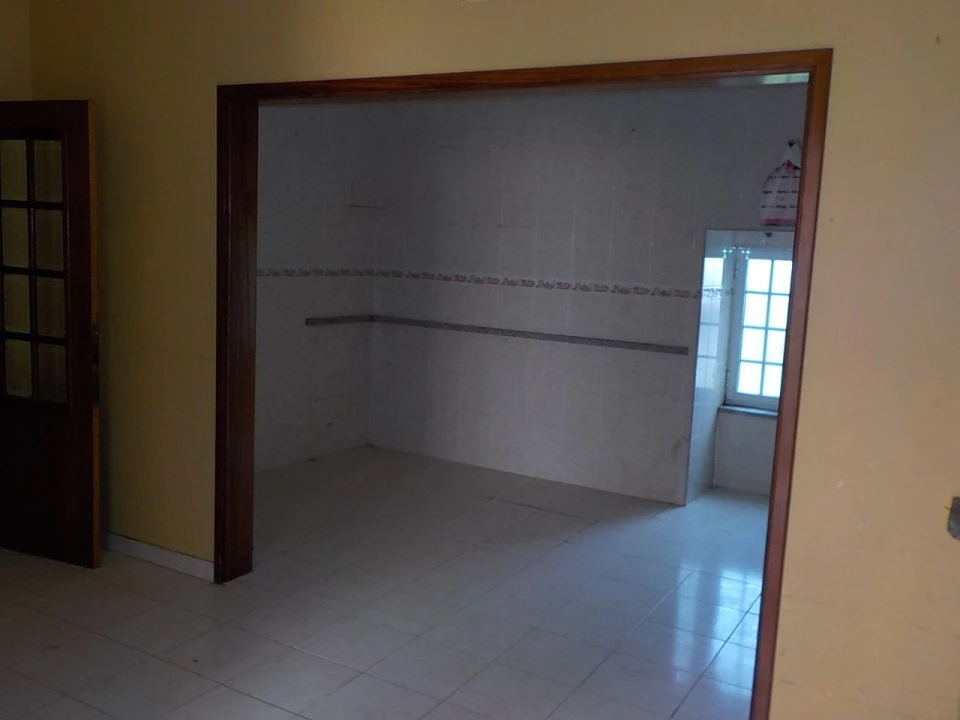 Moradia T2 para Venda em Cassurrães Foto 4