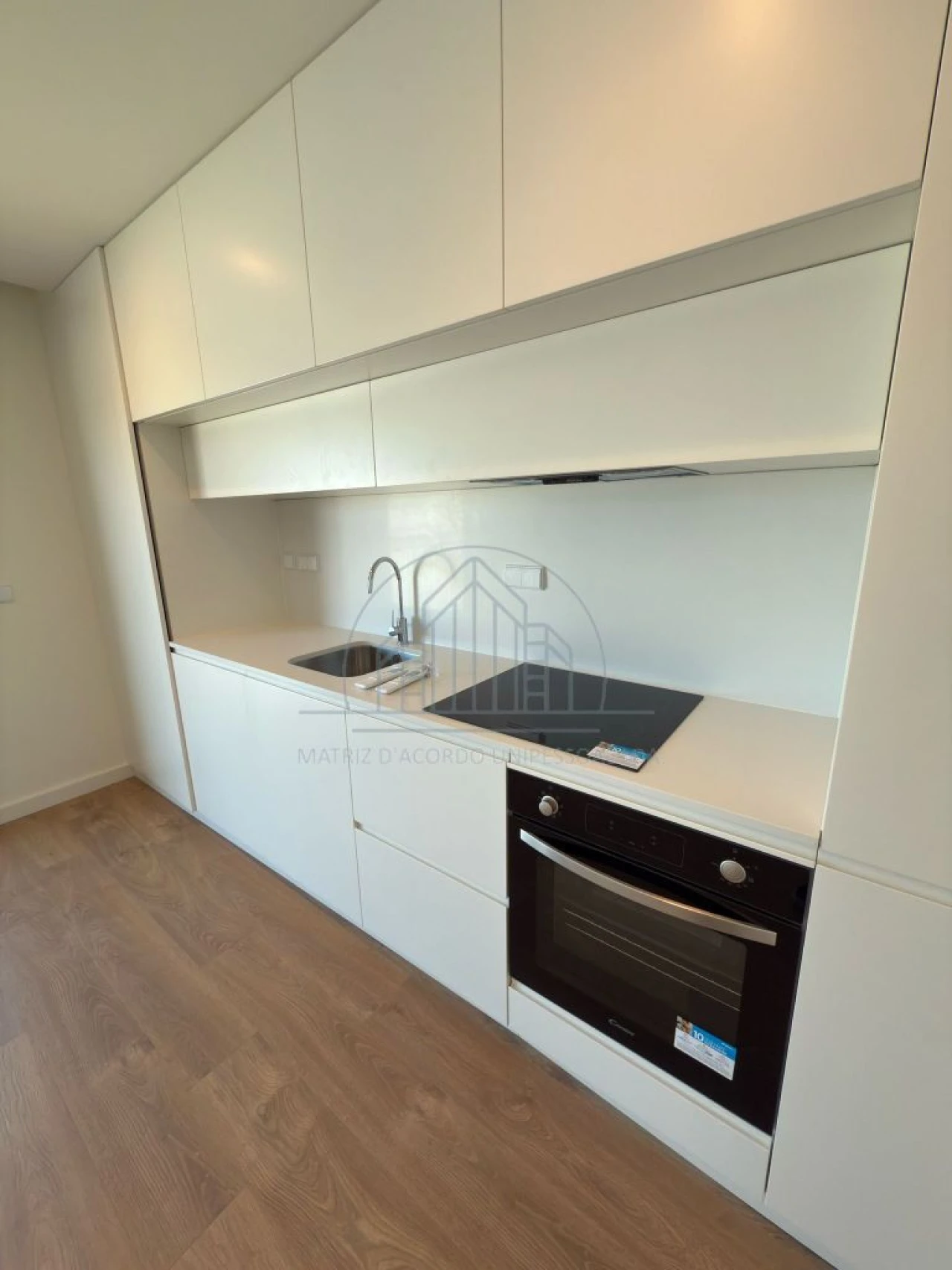 Apartamento T2 para Arrendamento em Porto Foto 9