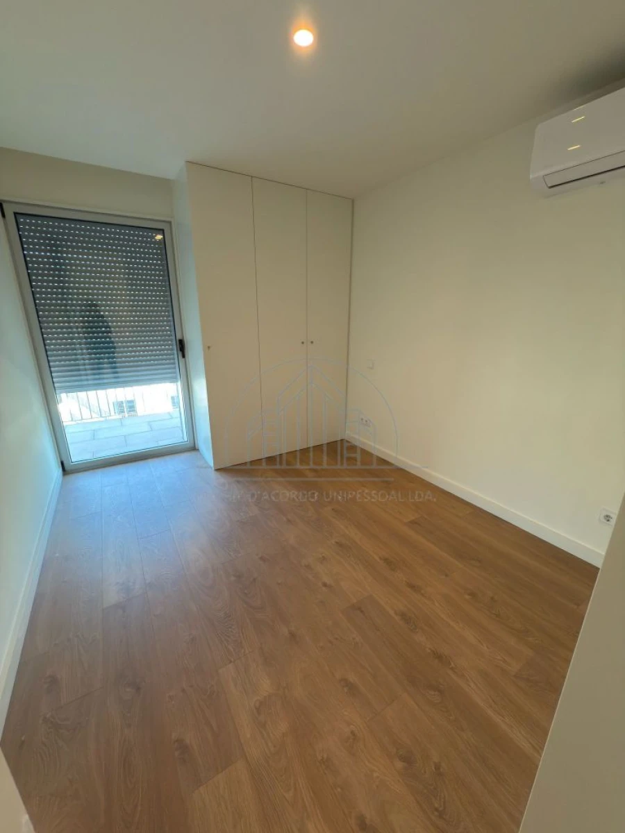 Apartamento T2 para Arrendamento em Porto Foto 3