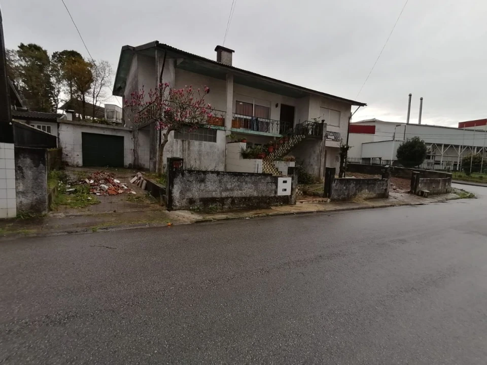 Moradia T6 para Venda em São João da Madeira Foto 2