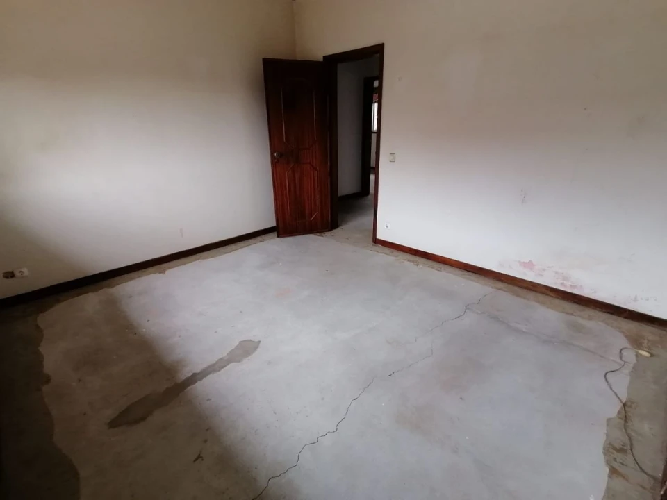 Moradia T6 para Venda em São João da Madeira Foto 31