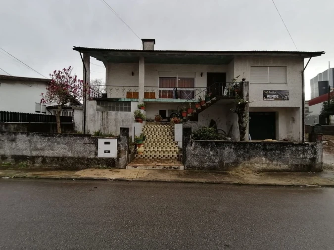 Moradia T6 para Venda em São João da Madeira Foto 4