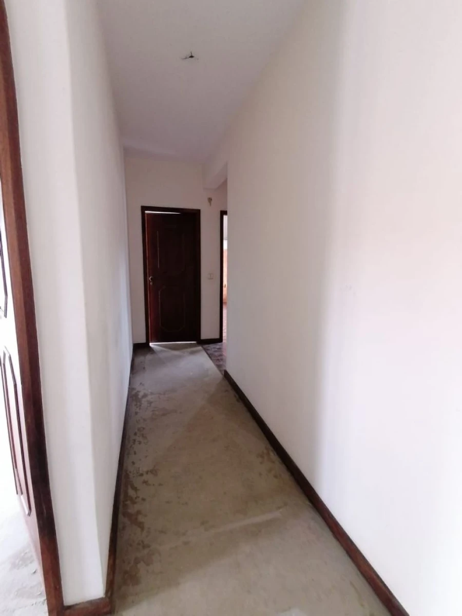 Moradia T6 para Venda em São João da Madeira Foto 42