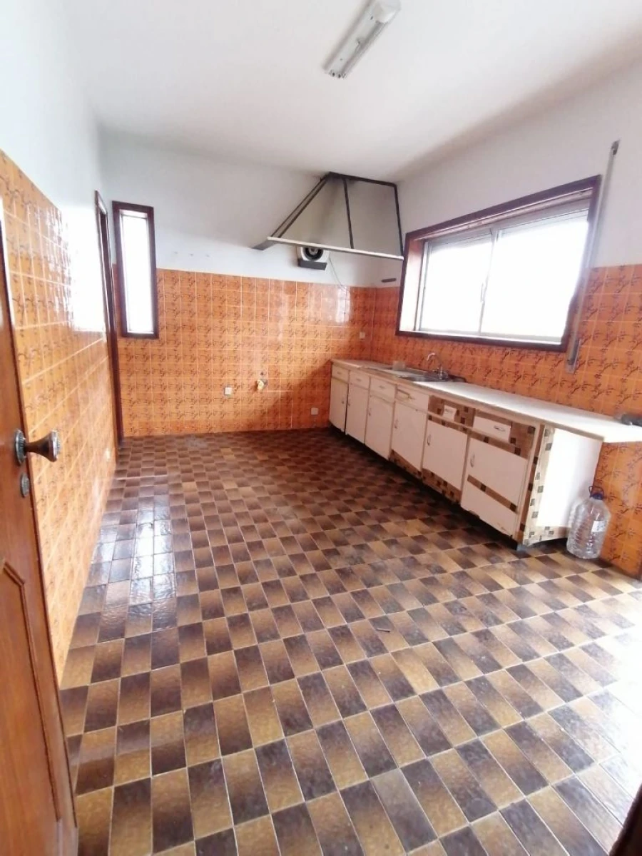 Moradia T6 para Venda em São João da Madeira Foto 46