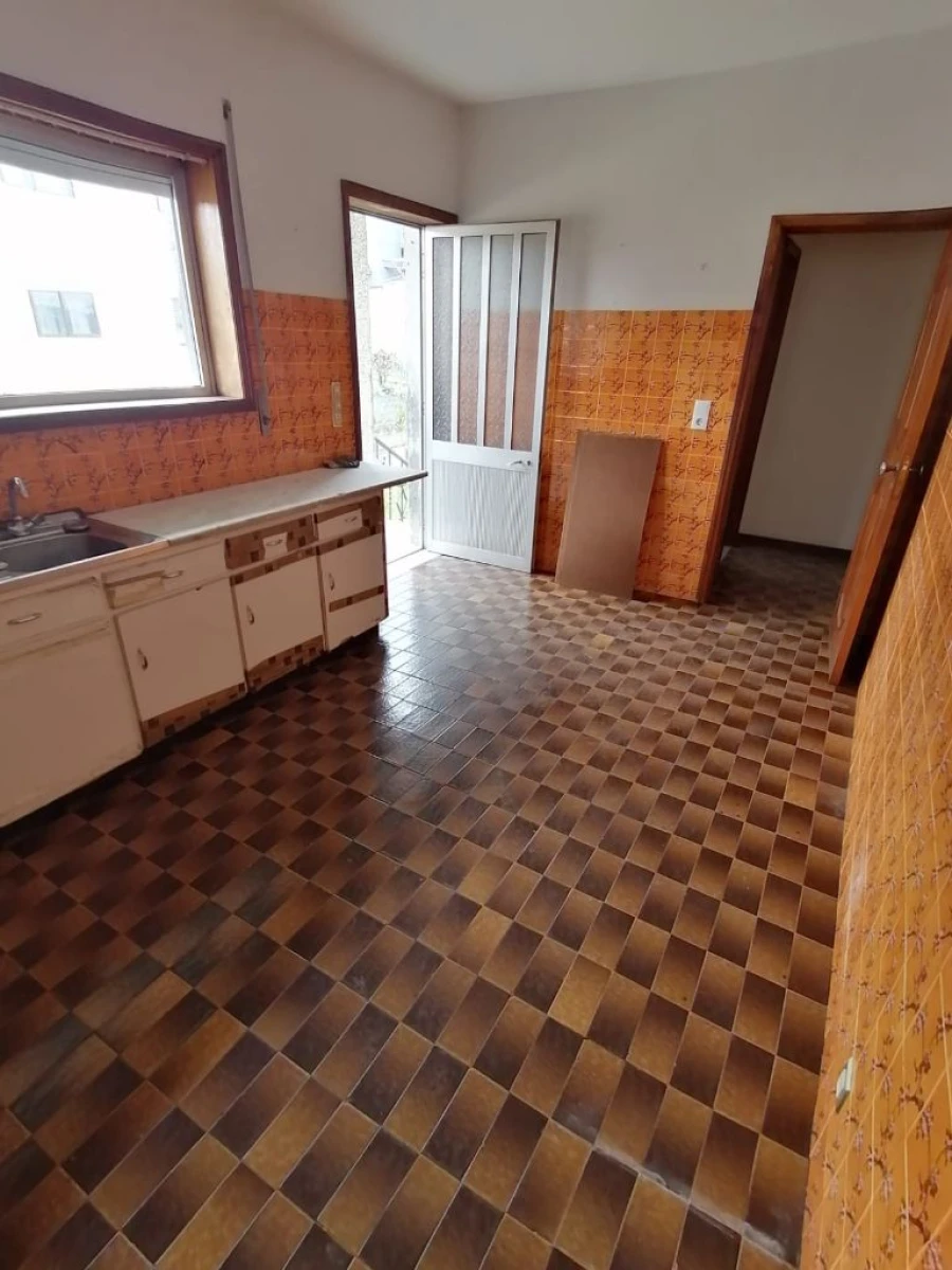 Moradia T6 para Venda em São João da Madeira Foto 48