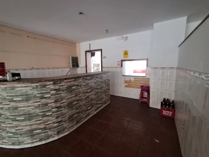 Loja para Arrendamento em Maia