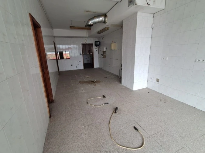 Loja para Arrendamento em Maia Foto 8