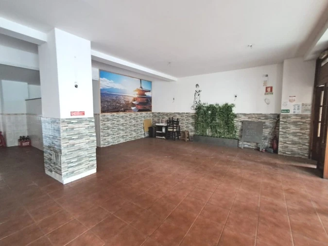 Loja para Arrendamento em Maia Foto 7