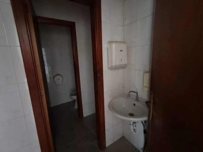 Loja para Arrendamento em Maia Foto 9