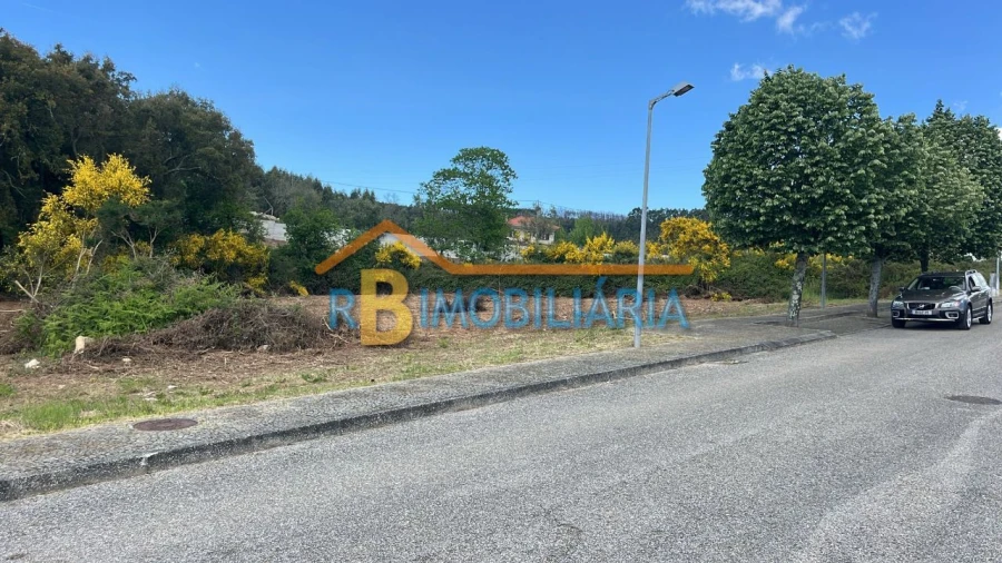 Terreno P/ Prédio para Venda em Pade Foto 1