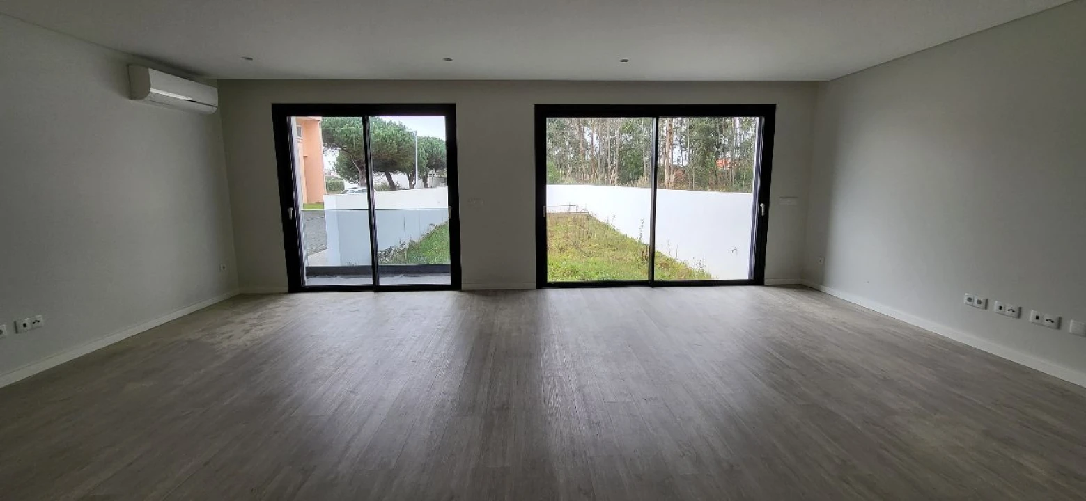 Moradia T4 para Venda em Espinho Foto 6